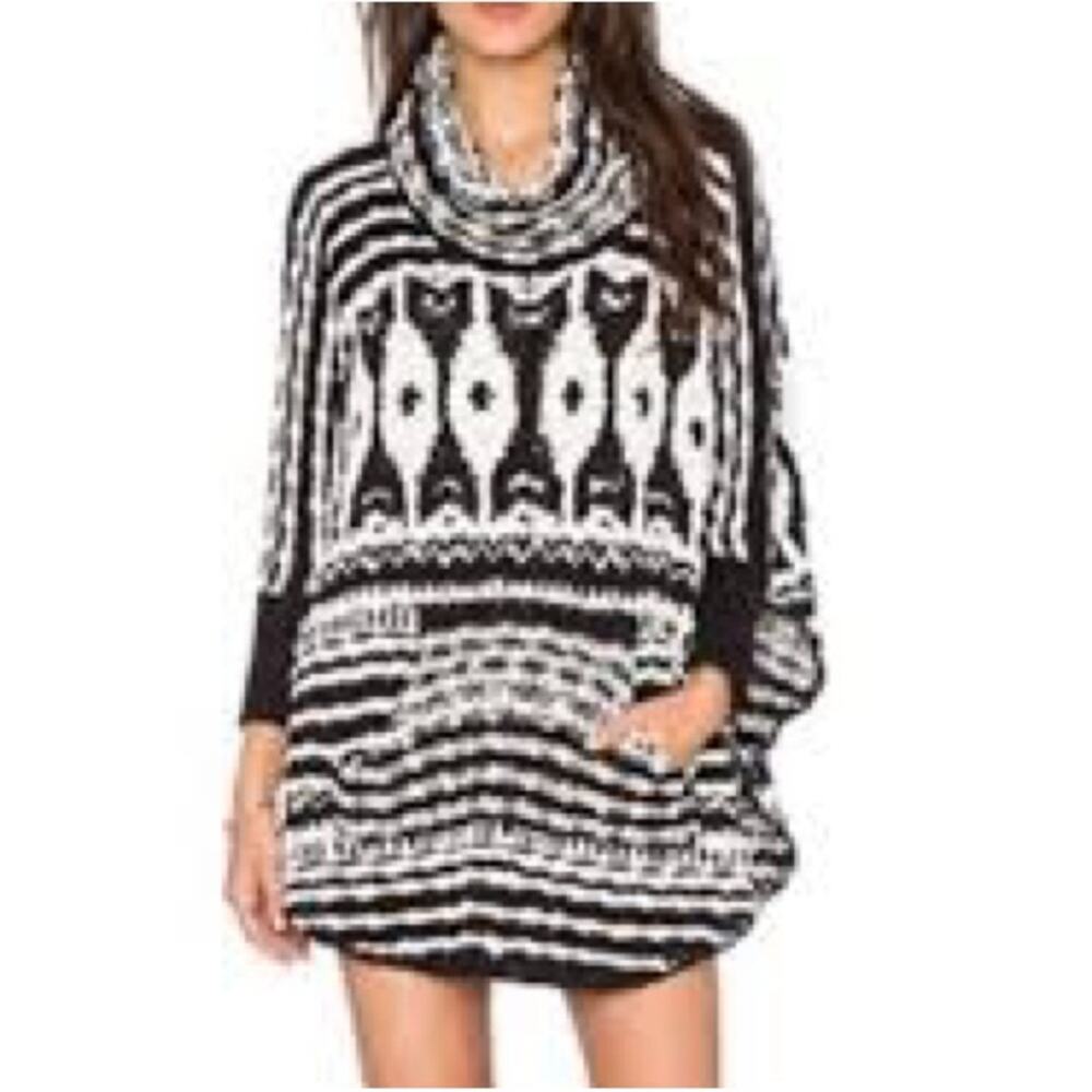 Black & White Cowl Neck Chunky Knit Patterned Poncho Sweater One Size T6